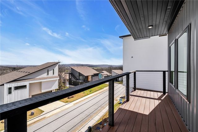 123 Paddock Loop, Fayetteville, AR 72701
