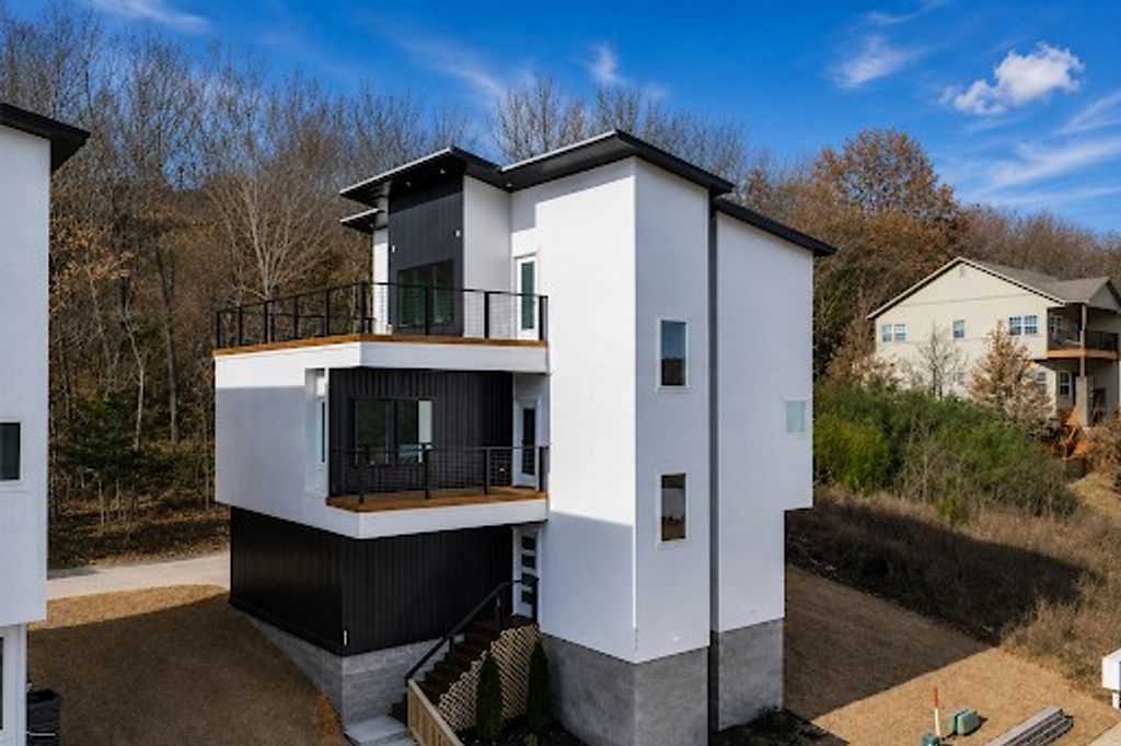 123 Paddock Loop, Fayetteville, AR 72701