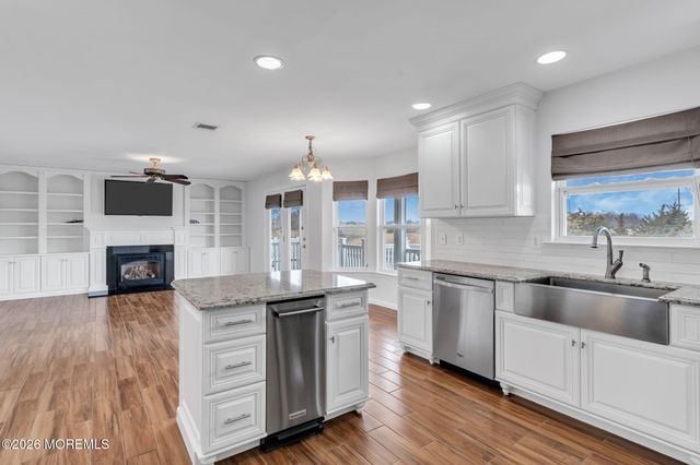 68 Morris Boulevard, Manahawkin, NJ 08050