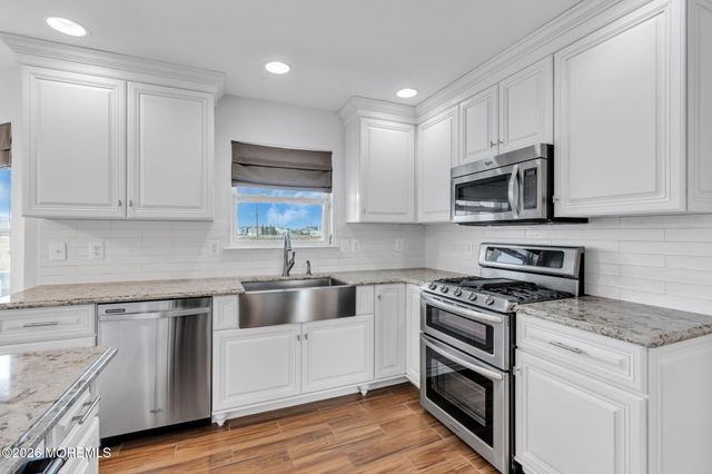 68 Morris Boulevard, Manahawkin, NJ 08050