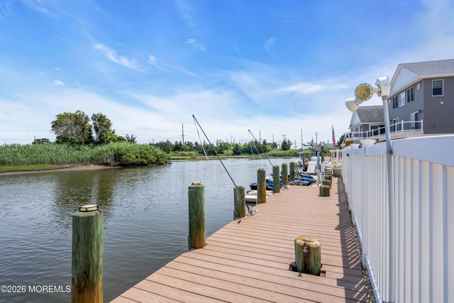 68 Morris Boulevard, Manahawkin, NJ 08050