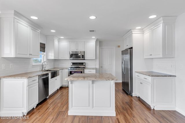 68 Morris Boulevard, Manahawkin, NJ 08050