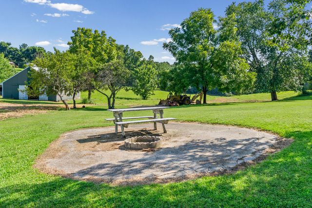 1705 Highway 120, Big Rock, TN 37023