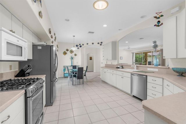 5524 SIR CHURCHILL DRIVE, Leesburg, FL 34748