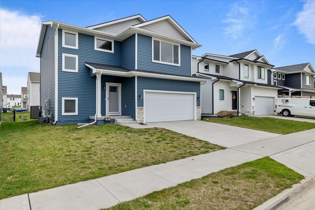 716 1st Street NW, Bondurant, IA 50035