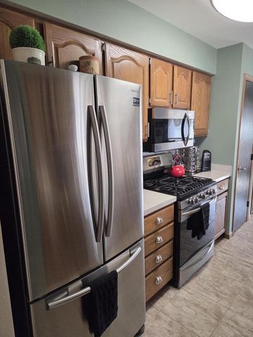 5215 67th STREET, Kenosha, WI 53142