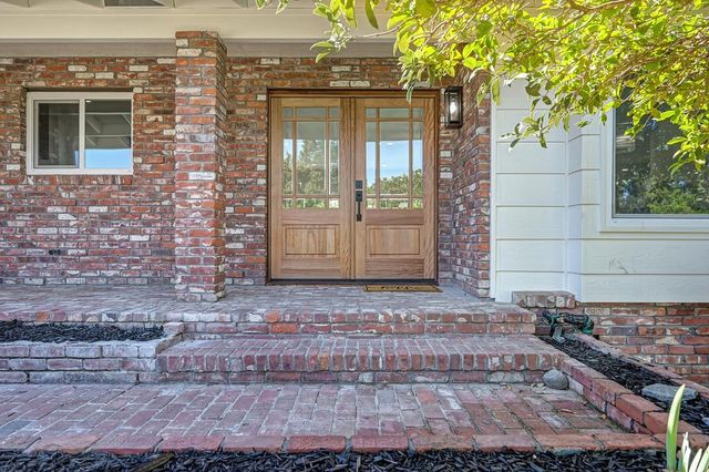 117 Oak Rock Cir, Folsom, CA 95630