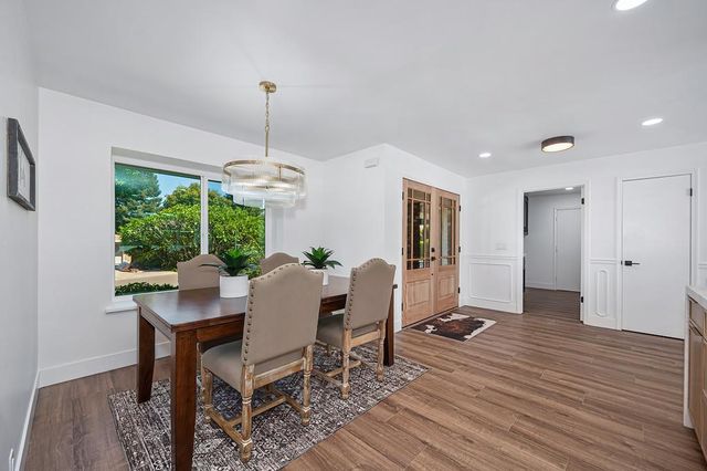 117 Oak Rock Cir, Folsom, CA 95630