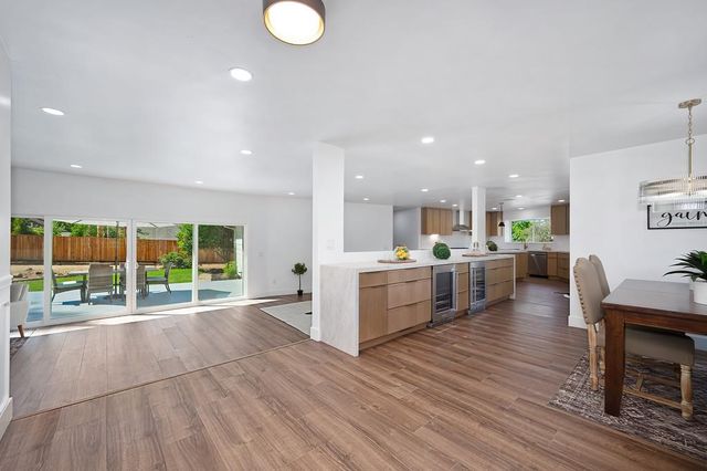 117 Oak Rock Cir, Folsom, CA 95630