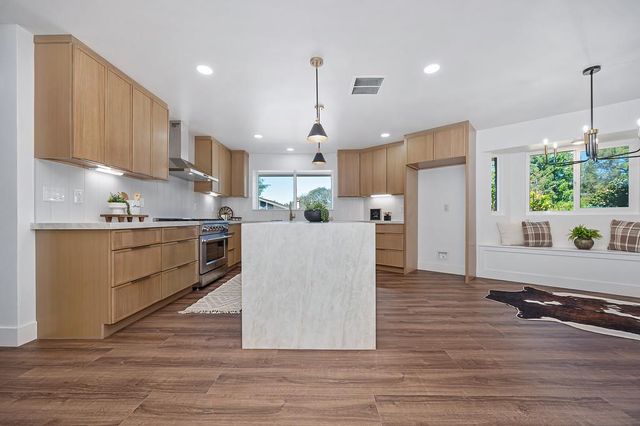 117 Oak Rock Cir, Folsom, CA 95630