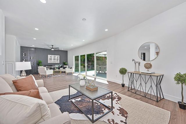 117 Oak Rock Cir, Folsom, CA 95630