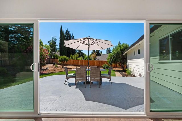 117 Oak Rock Cir, Folsom, CA 95630