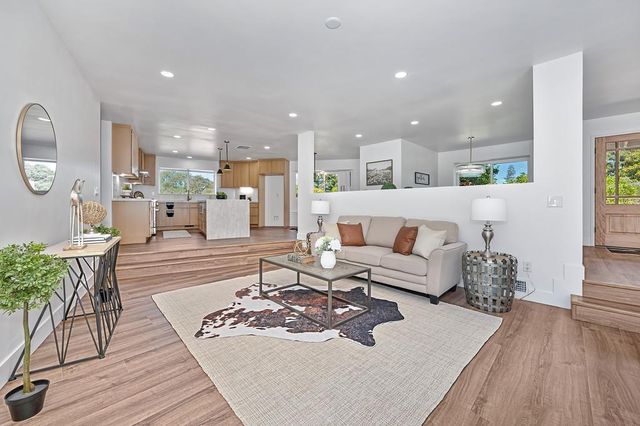 117 Oak Rock Cir, Folsom, CA 95630