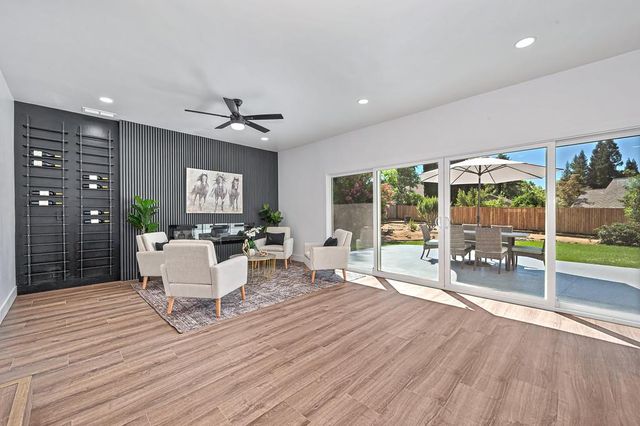 117 Oak Rock Cir, Folsom, CA 95630