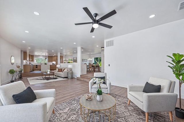 117 Oak Rock Cir, Folsom, CA 95630