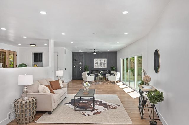 117 Oak Rock Cir, Folsom, CA 95630