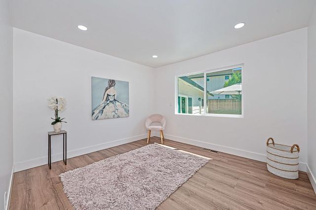 117 Oak Rock Cir, Folsom, CA 95630