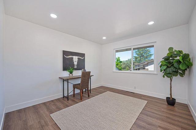 117 Oak Rock Cir, Folsom, CA 95630
