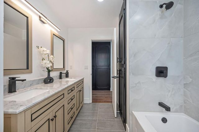 117 Oak Rock Cir, Folsom, CA 95630