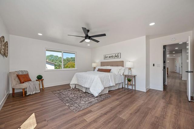 117 Oak Rock Cir, Folsom, CA 95630