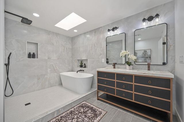 117 Oak Rock Cir, Folsom, CA 95630