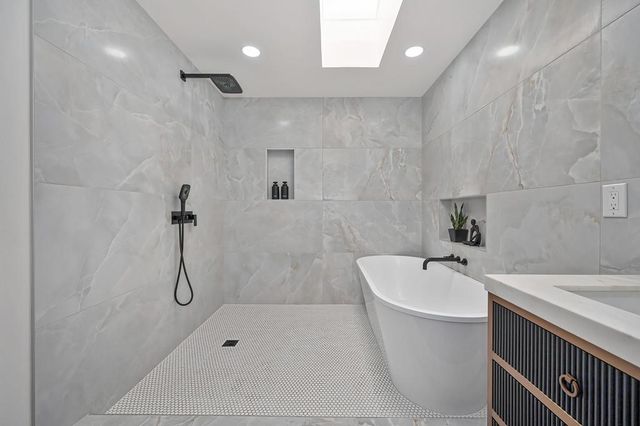 117 Oak Rock Cir, Folsom, CA 95630