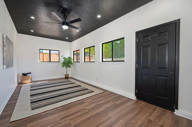 117 Oak Rock Cir, Folsom, CA 95630