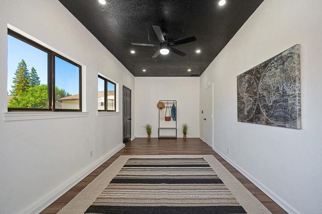 117 Oak Rock Cir, Folsom, CA 95630