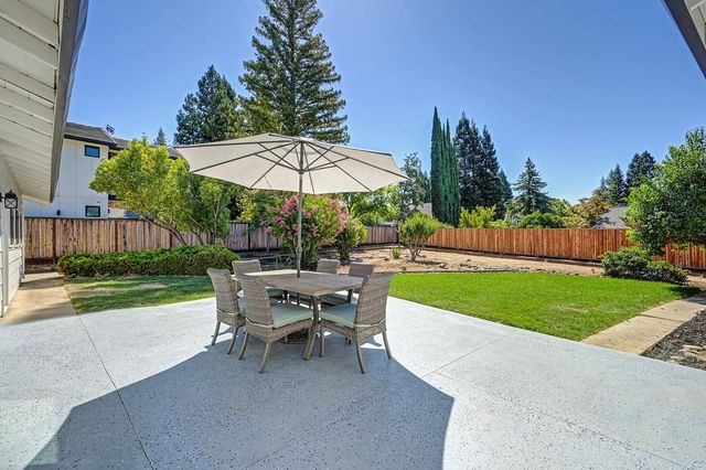 117 Oak Rock Cir, Folsom, CA 95630