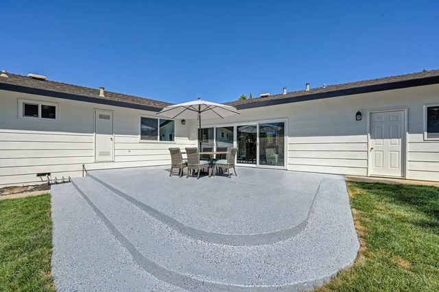 117 Oak Rock Cir, Folsom, CA 95630
