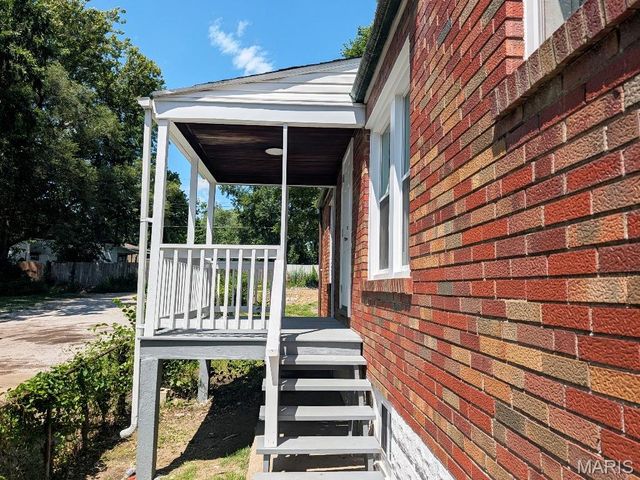 7819 Saint Charles Rock Road, St Louis, MO 63114