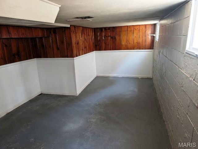 7819 Saint Charles Rock Road, St Louis, MO 63114