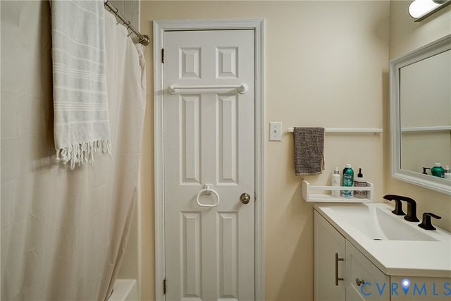 7513 Potters Ct, Richmond, VA 23225