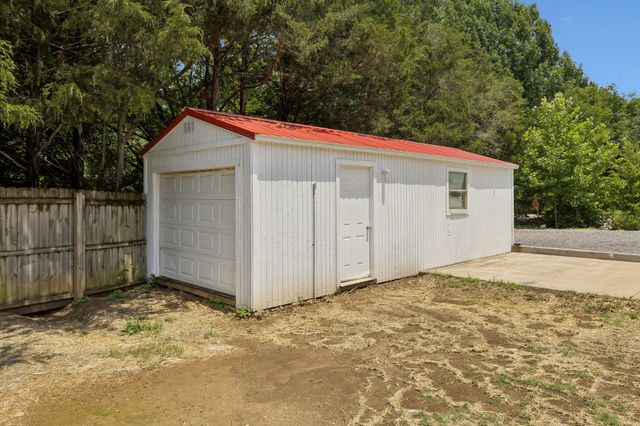 1155 Moreno Ln, Lewisburg, TN 37091