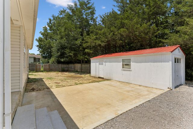 1155 Moreno Ln, Lewisburg, TN 37091