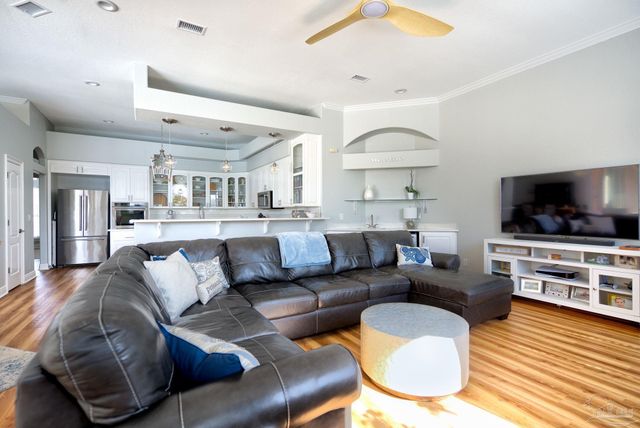 5120 Chandelle Dr, Pensacola, FL 32507