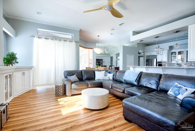 5120 Chandelle Dr, Pensacola, FL 32507