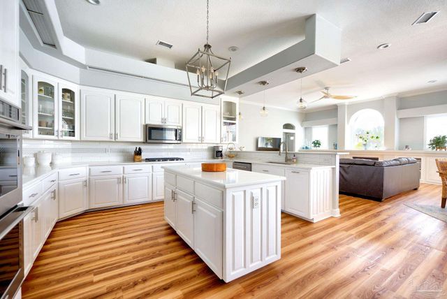 5120 Chandelle Dr, Pensacola, FL 32507