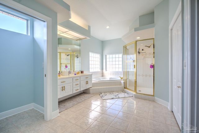 5120 Chandelle Dr, Pensacola, FL 32507