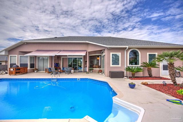 5120 Chandelle Dr, Pensacola, FL 32507