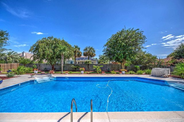 5120 Chandelle Dr, Pensacola, FL 32507