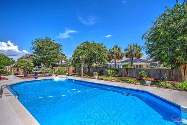 5120 Chandelle Dr, Pensacola, FL 32507