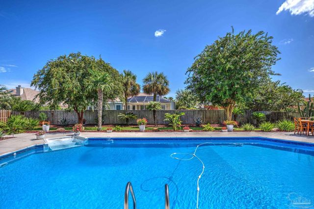 5120 Chandelle Dr, Pensacola, FL 32507