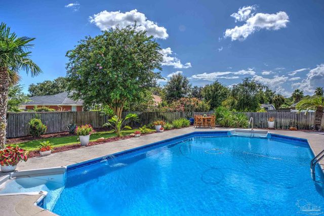 5120 Chandelle Dr, Pensacola, FL 32507