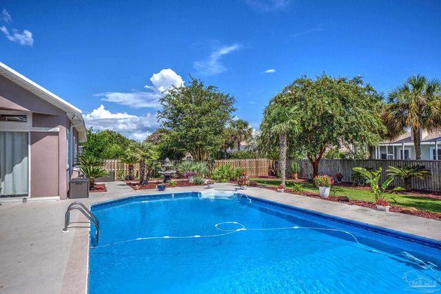 5120 Chandelle Dr, Pensacola, FL 32507