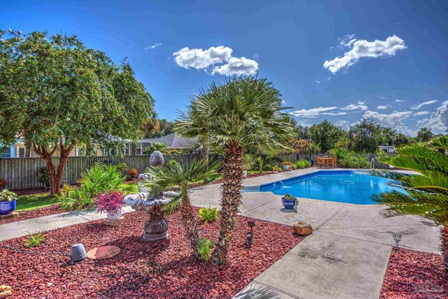 5120 Chandelle Dr, Pensacola, FL 32507