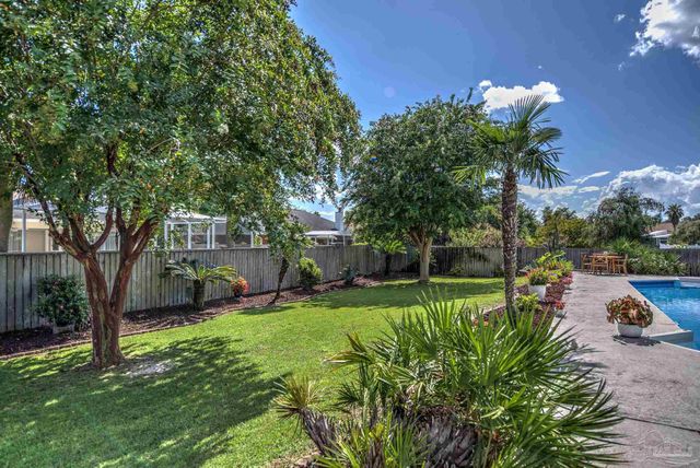 5120 Chandelle Dr, Pensacola, FL 32507