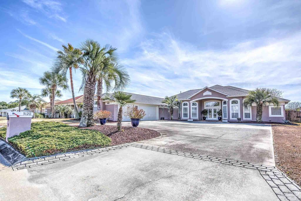 5120 Chandelle Dr, Pensacola, FL 32507
