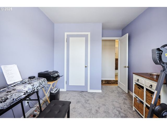 722 E 14TH St, The Dalles, OR 97058