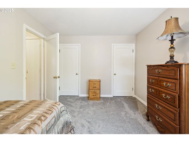 722 E 14TH St, The Dalles, OR 97058